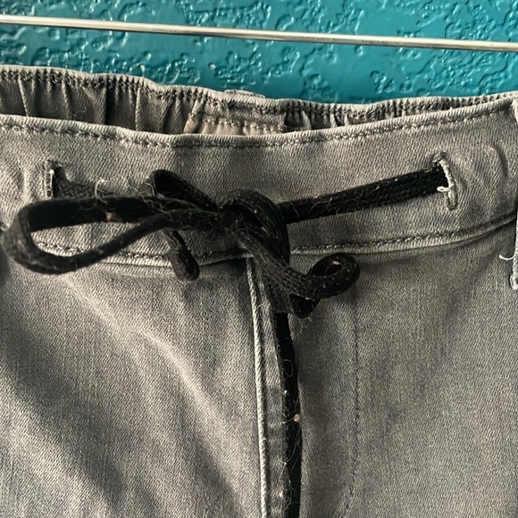 Gray denim ankle pants, Torrid size 0, pull on, elastic waist with tie detail. - Picture 3 of 6